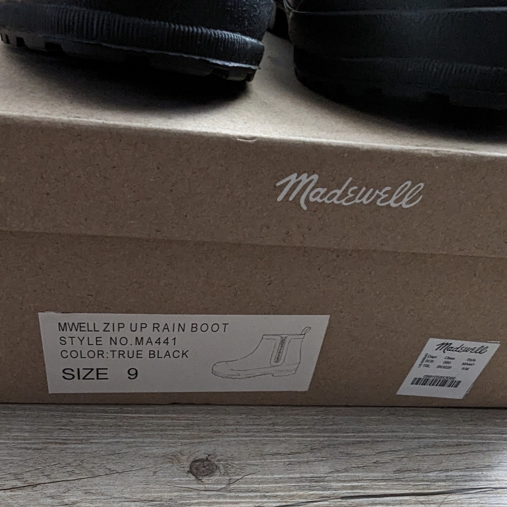 Madewell The Zip-Up Lugsole Rain Boot- 9 - Picture 8 of 14